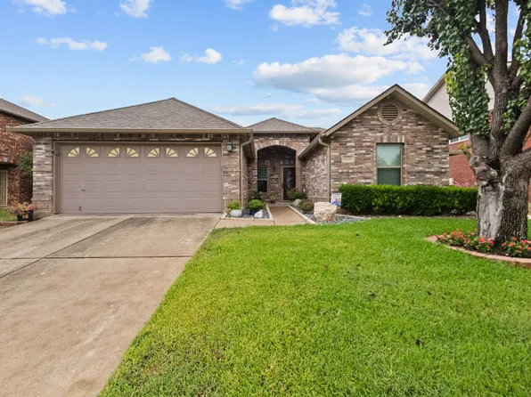5268 Dillon Cir, Haltom City, TX 76137