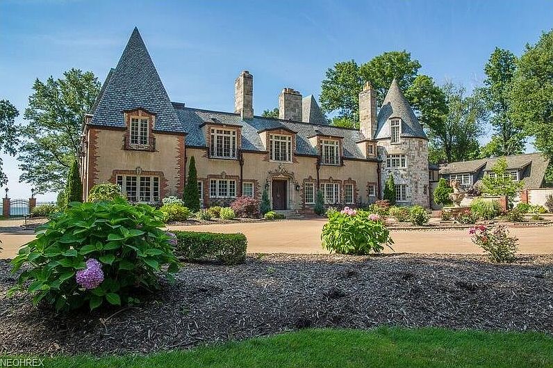 13303 Lake Shore Blvd, Bratenahl, OH 44108 Zillow