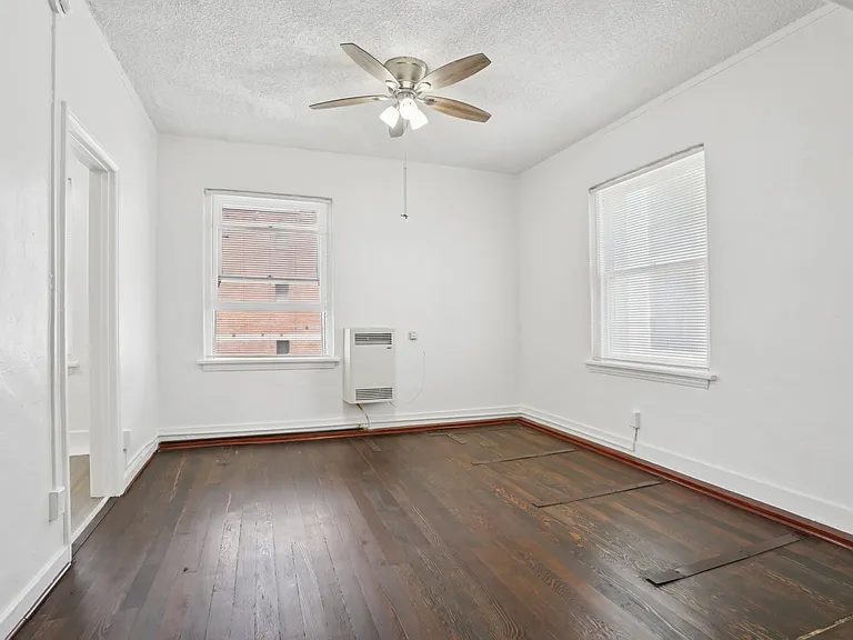 Wendover Apartments — Photo 17