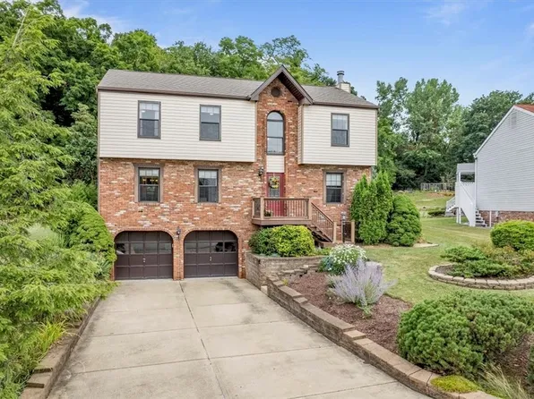 121 Peppertree Dr, New Kensington, PA 15068