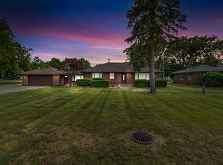 18362 S Nunneley Rd, Clinton Township, MI 48035