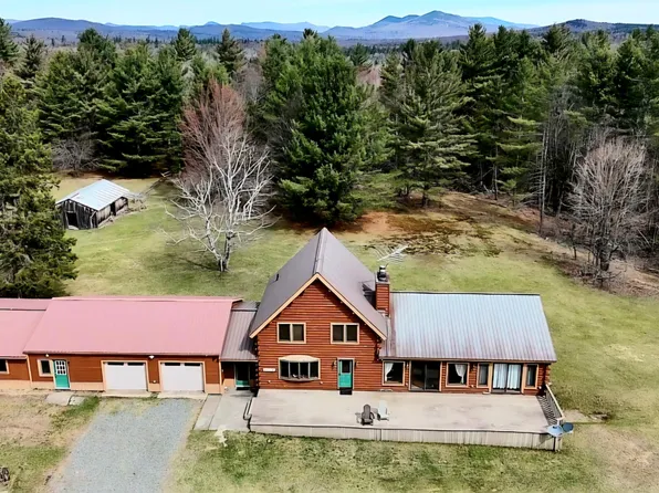 2029 Gillespie Dr, Bloomingdale, NY 12913