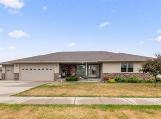 524 Kaitlynn Ave, Anamosa, IA 52205