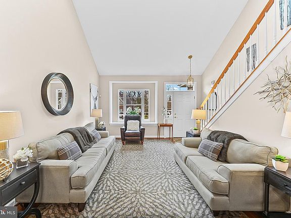 4th image of 334 Shannonbridge Dr