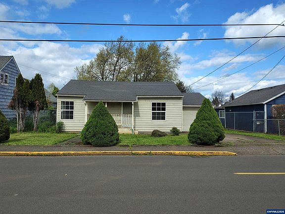 2nd image of 164 SE Hankel St