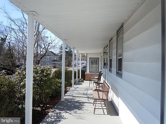 2nd image of 10 Lakewood Rd
