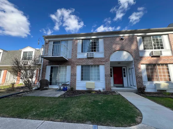 2142 Allen Blvd APT 4, Middleton, WI 53562