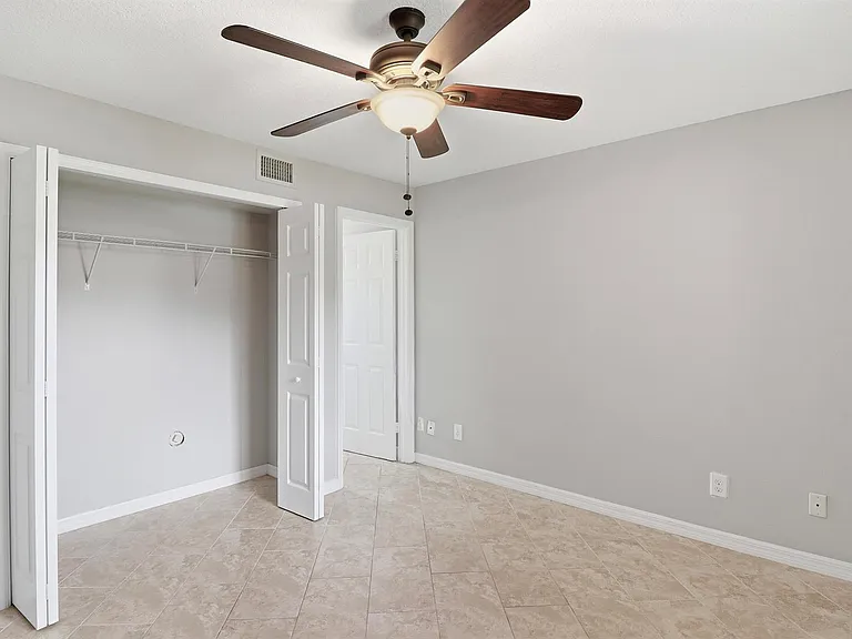 2625 Heathcote Dr #2623 — Photo 7