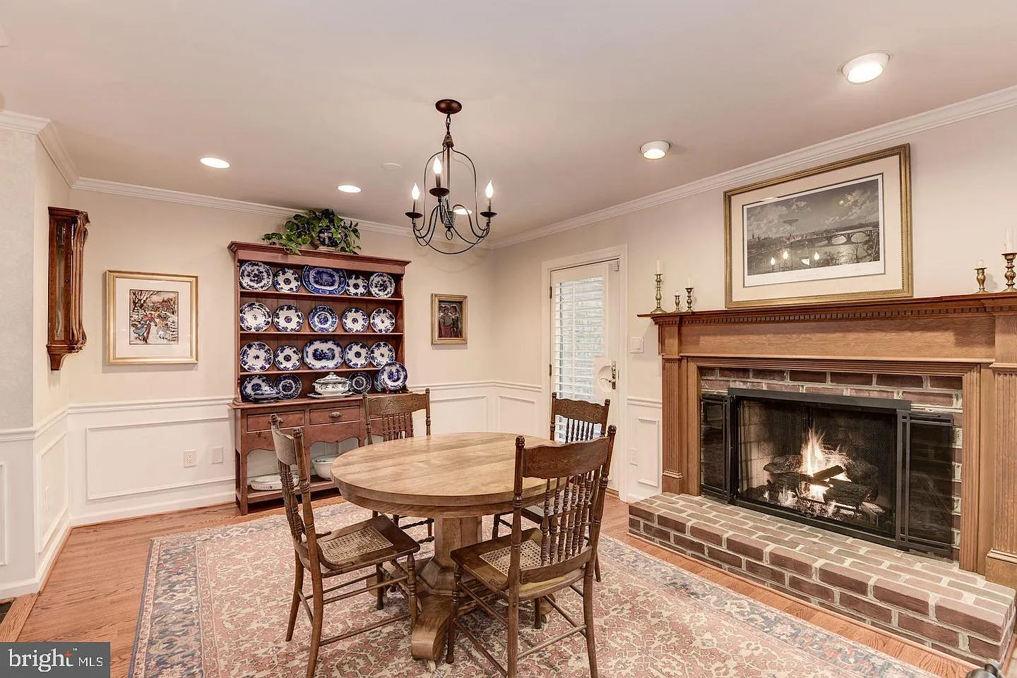 4 bed, 3.5 bath, 2472 sqft, $4,495 — Photo 4