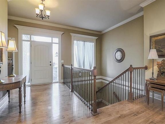5th image of 16222 Overbrook Ln