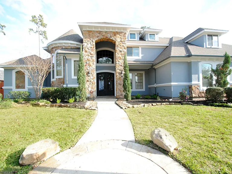 15823 Medina Lake Ln — Photo 4