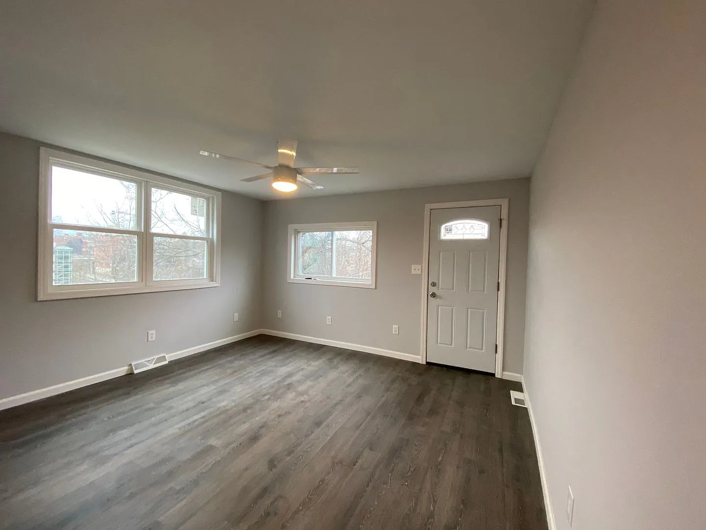 Newly Renovated 2 Bedroom In The Heart Of Bloomfield! — Photo 3
