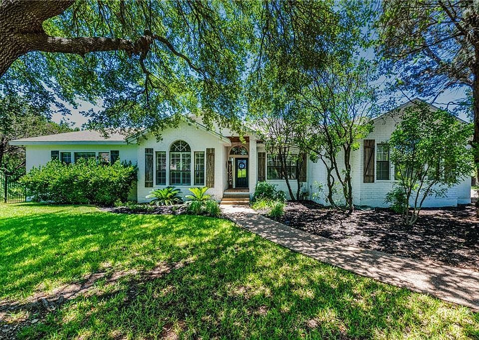 1st image of 107 Acapulco Ct