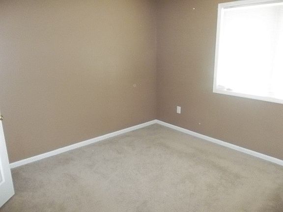 4th image of 3371 White Oak Ct