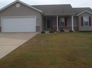909 Warrior Ridge Ct, Warrenton, MO 63383