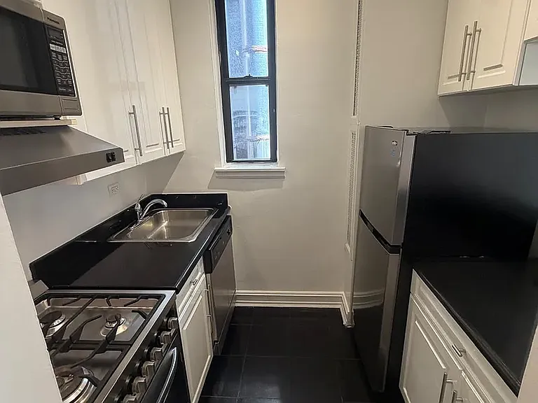 171 E 83rd St #5B — Photo 1