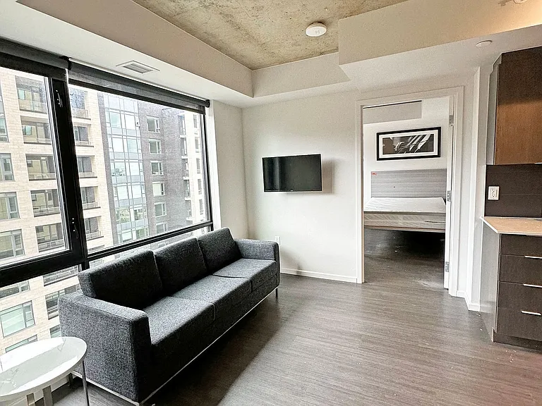 105 Champagne Ave S #1517 — Photo 8