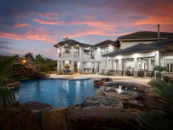 13 Pleasant Shadows Dr, Spring, TX 77389