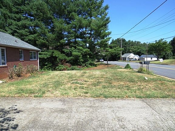 5th image of 318 Greyson St