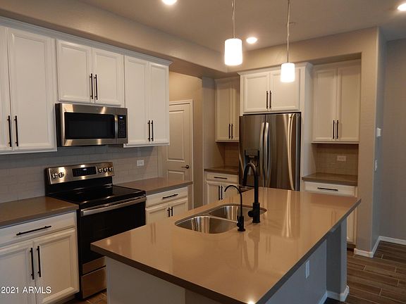 4th image of 2661 S Sulley Dr #109