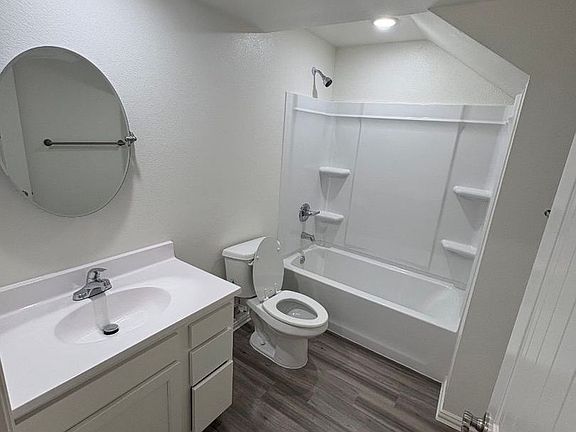 3rd image of 3013 Choctaw St #2809B