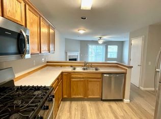 1958 NE Sams Loop APT 3, Bend, OR 97701