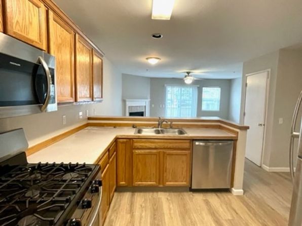 1958 NE Sams Loop APT 3