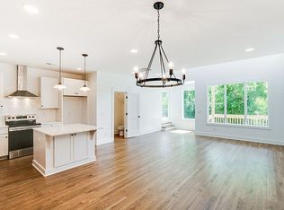 242 Croleywood Ln, Nashville, TN 37209