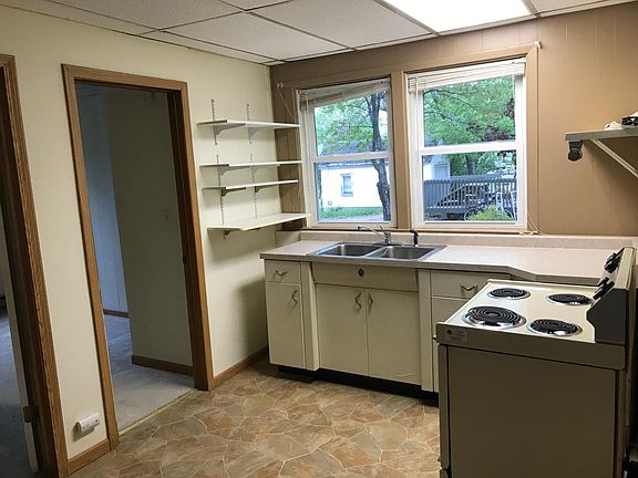 2nd image of 1121 9th Ave E #2