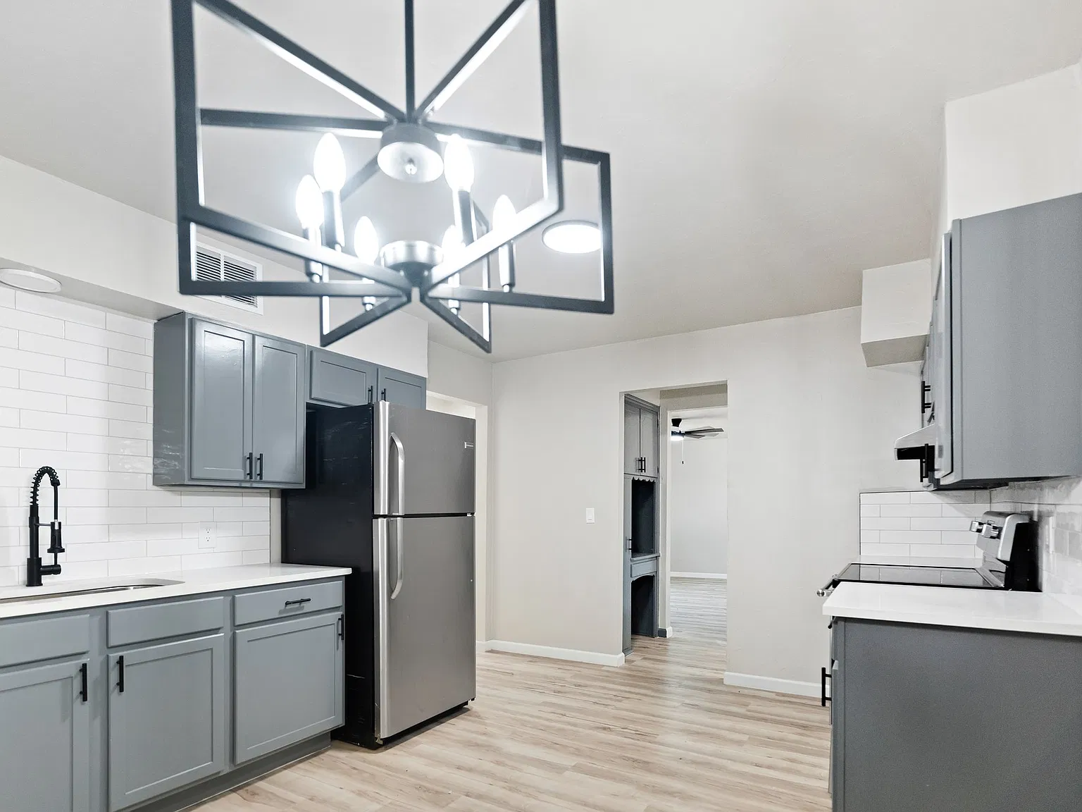 3 bed, 1.5 bath, 1115 sqft, $1,525 — Photo 4