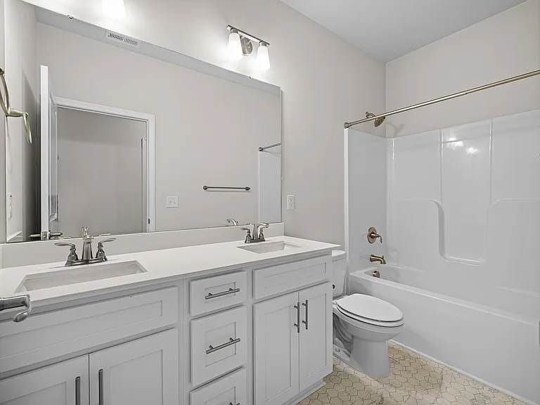 713 Greenwich Pl — Photo 24