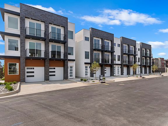 2nd image of 32 W 400 S