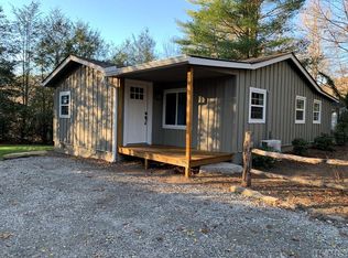 8 Weasel Way, Sapphire, NC 28774
