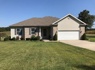 2386 Tippett Rd, Manitou, KY 42436