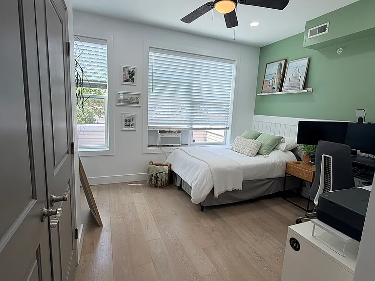 2239 Tasker St — Photo 35