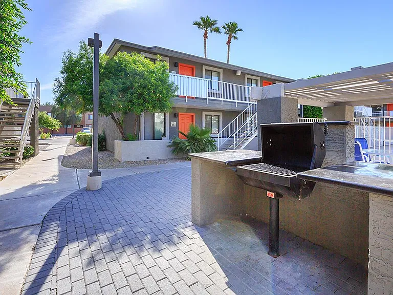 Evergreen on Hayden Lane Apartments — Photo 4