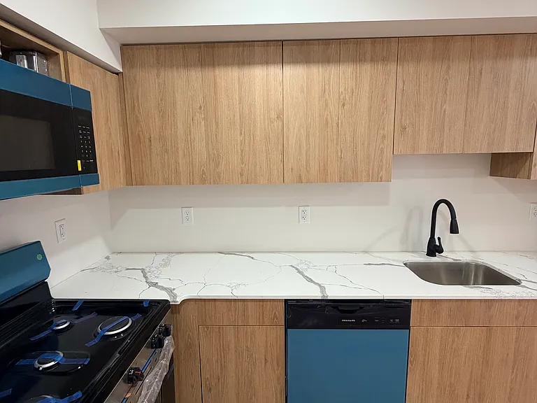 44 Warner St #B5 — Photo 2