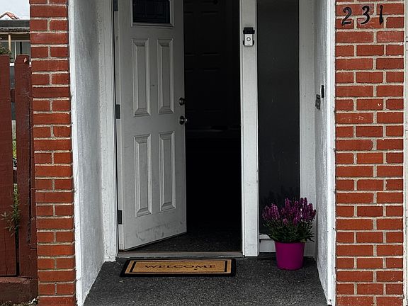 2nd image of 231 Lobos St #B