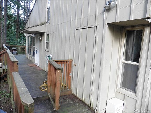 2nd image of 17902 Overlake Ct SE