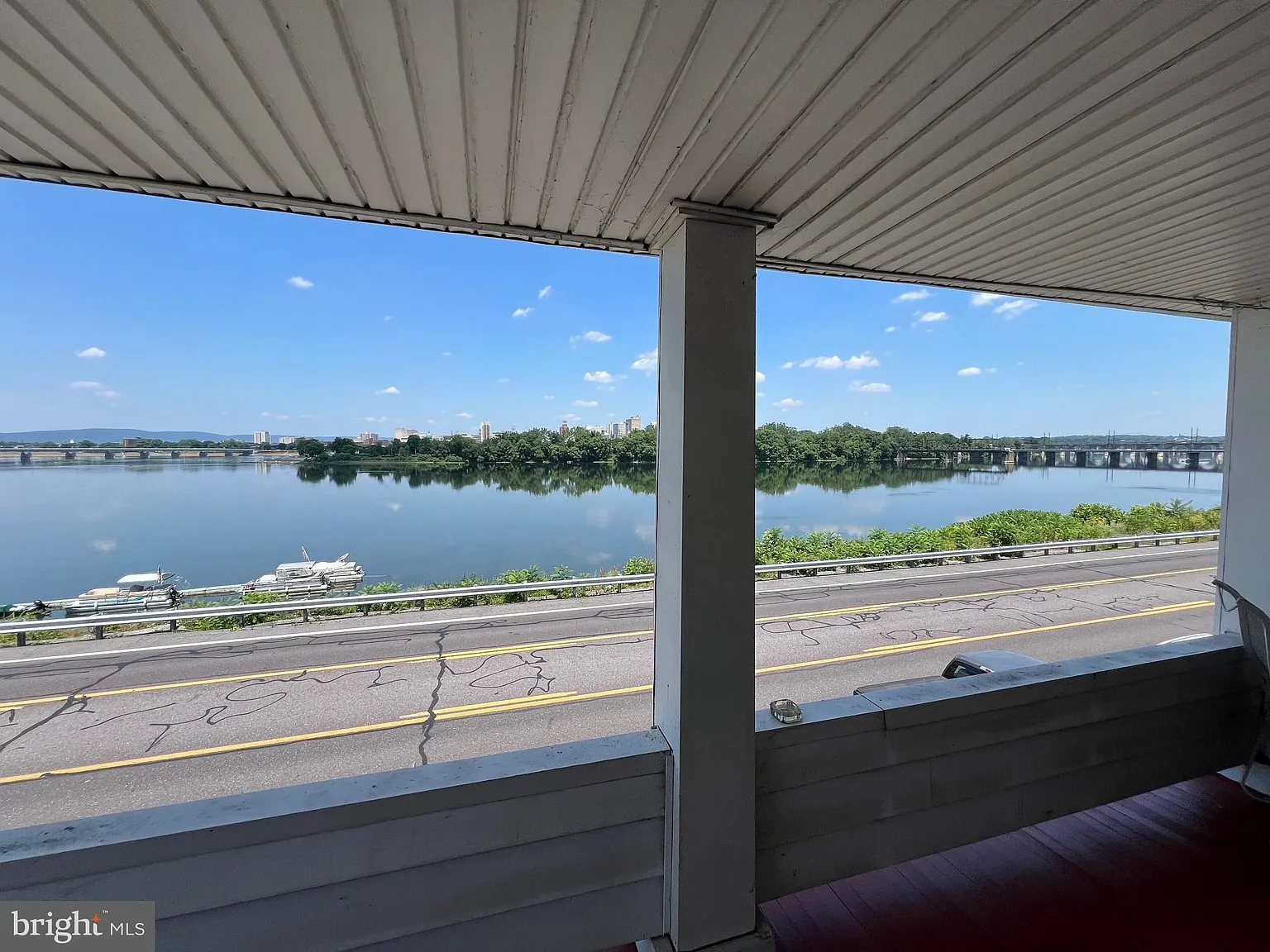 2 bed, 1000 sqft, $1,395 — Photo 2