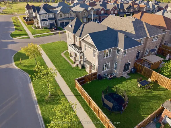 1 Gomme Ave, Clarington, ON L1B 0K9