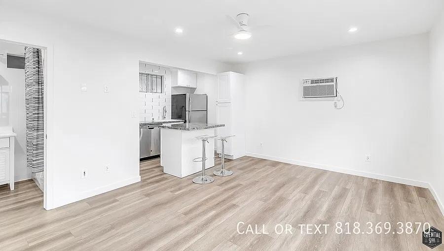 Remodeled Ground Floor Studio Unit w/ Dishwasher in NoHo! — Photo 4