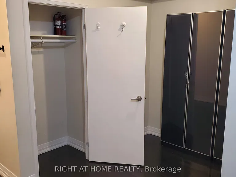 25 Carlton St #2806 — Photo 19