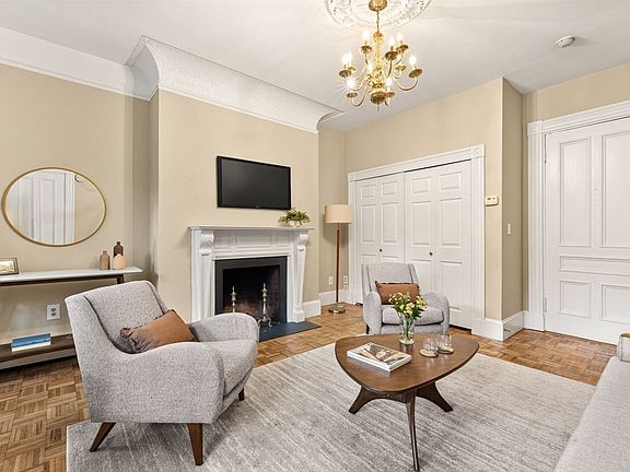 5th image of 437 Marlborough St APT 21