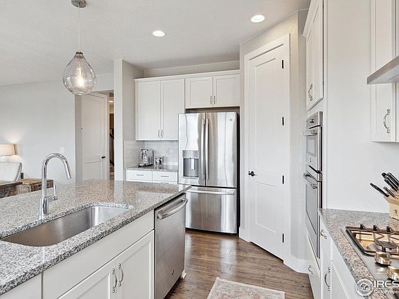 5th image of 17581 Drake St