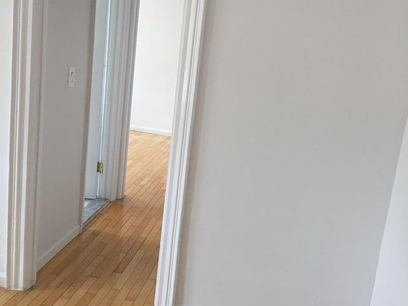 3rd image of 79 Avenue O Floor 3