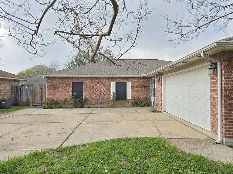 1335 Willersley Ln — Photo 2