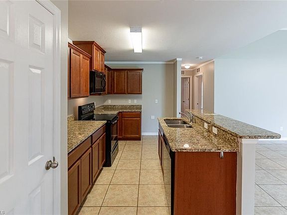 4th image of 1208 SW 35th ST