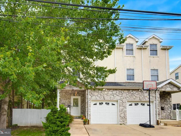 492 Harmon Rd, Philadelphia, PA 19128