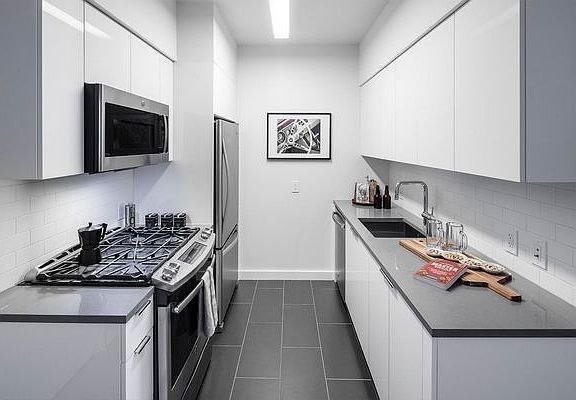4th image of 45 Hoyt St #5R